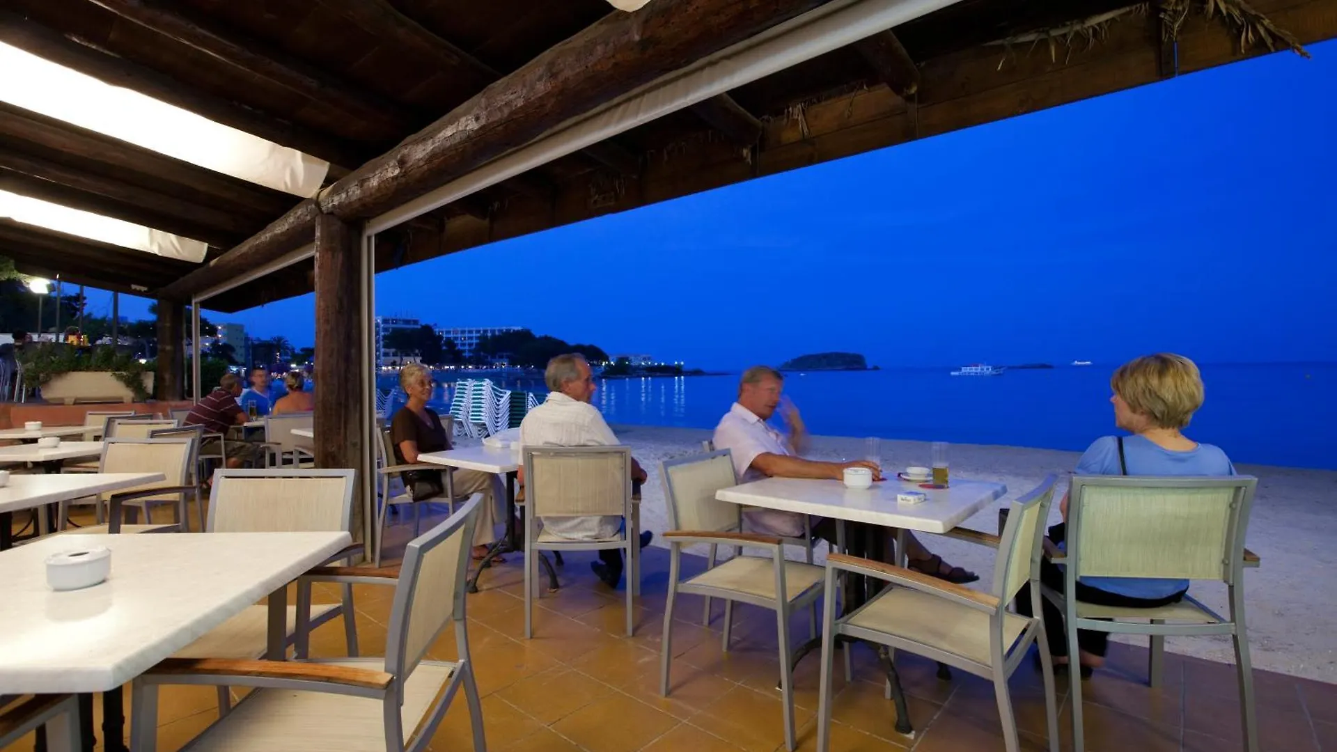 Apartamentos Playa Es Cana