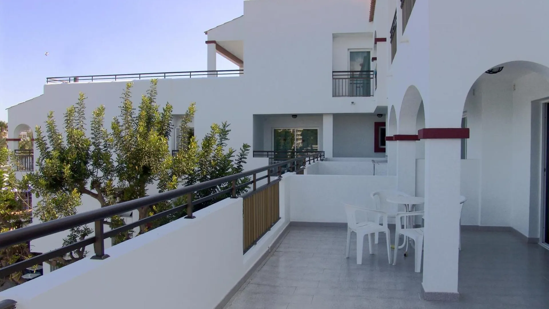 Apartamentos Playa Es Cana إسبانيا